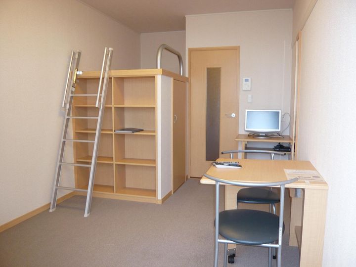 レオパレススカイ仙台の居間