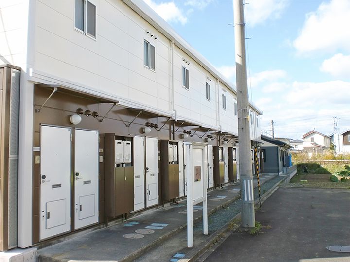 レオパレス鴻巣106の外観