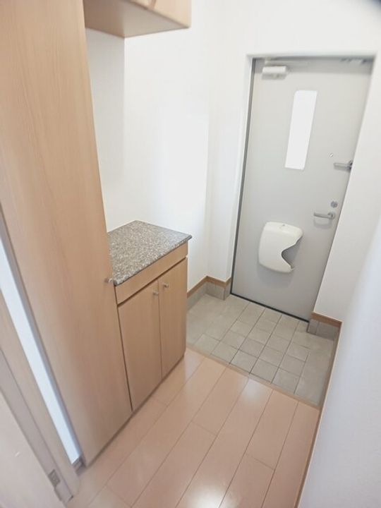 サンライズBの玄関