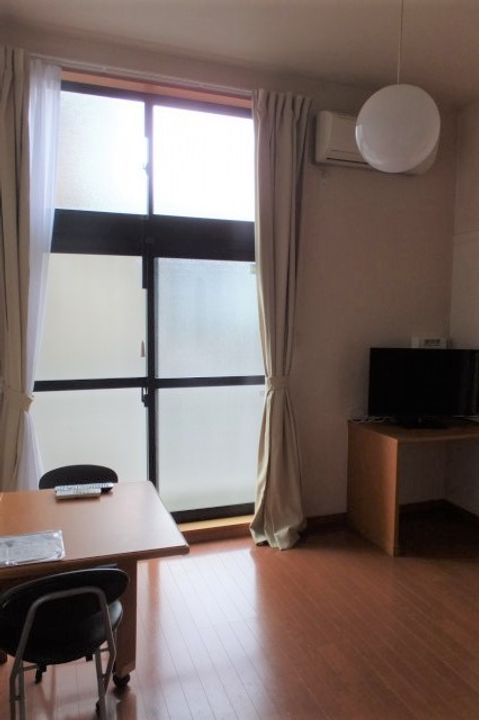 レオパレスしおり103の居間