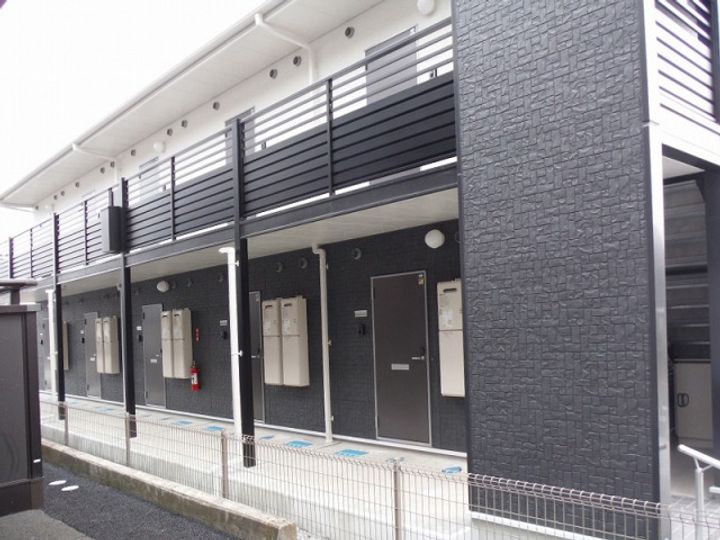 レオネクスト路家燕沢205の外観