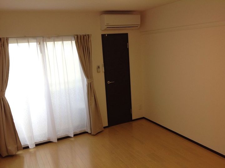 クレイノ忠雅Ⅵ206の居間
