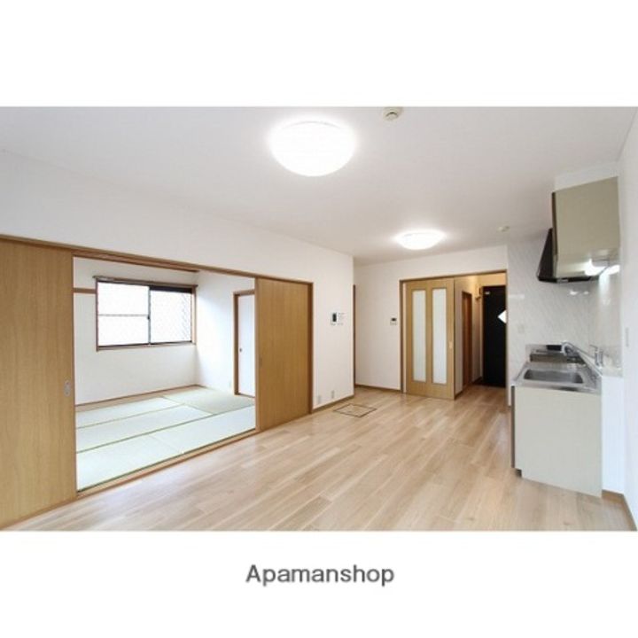 コンフォール泉103の居間