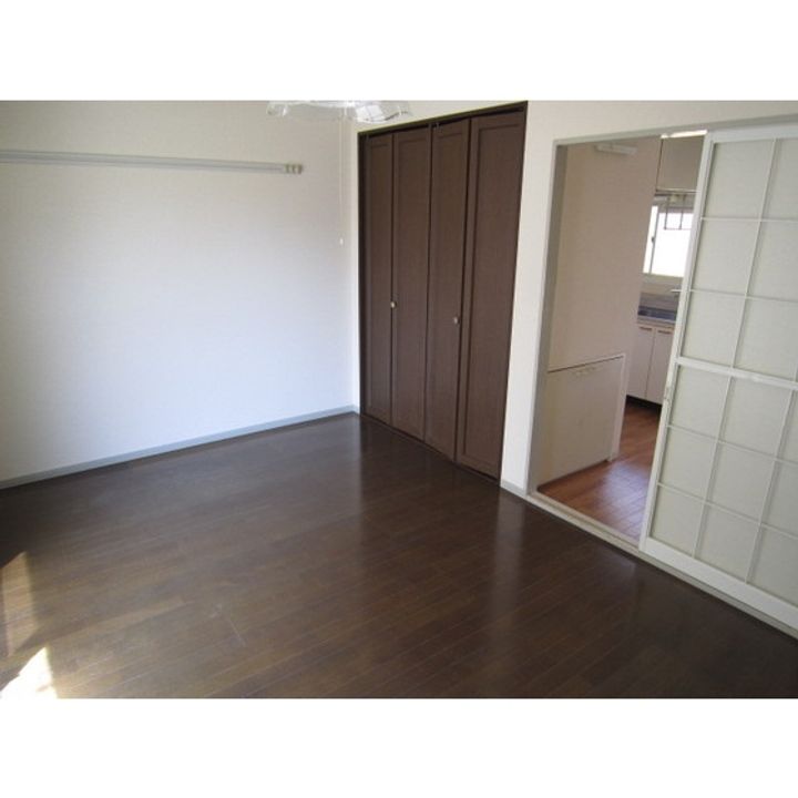 セジュール苦竹の居間