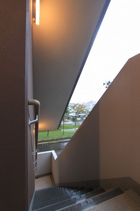 ロージェ泉中央の外観