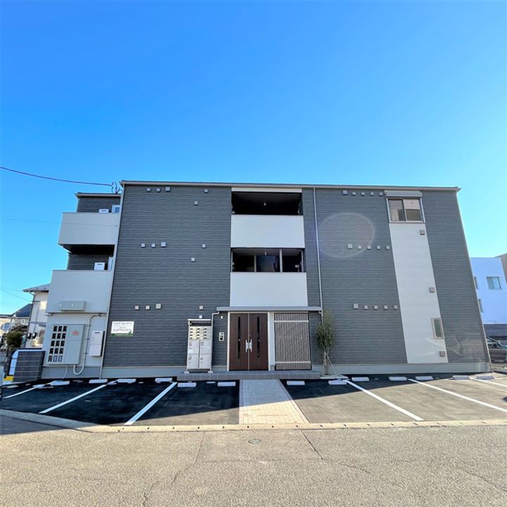 パセオプラシード泉中央の外観