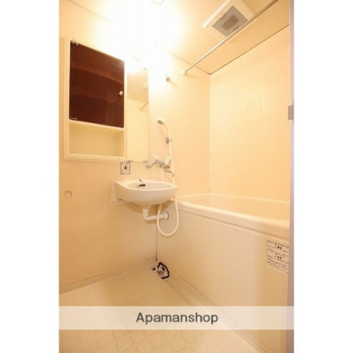 ロイヤルヒルズ市名坂503の風呂