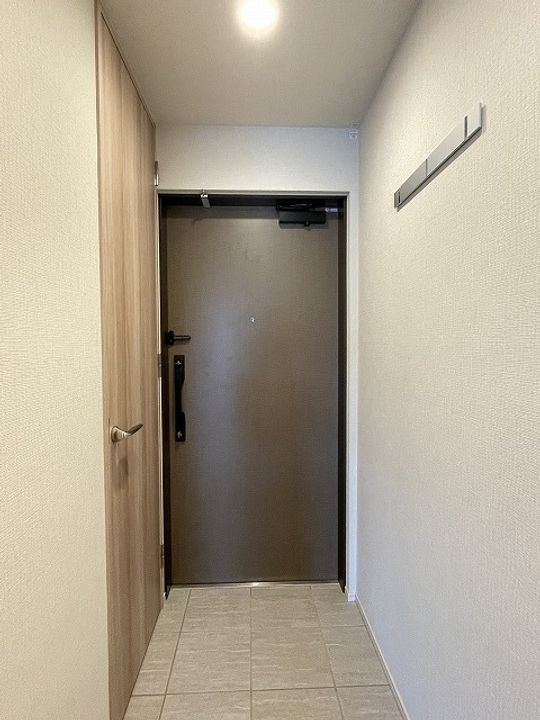 シーズンフラッツ青葉通一番町の玄関