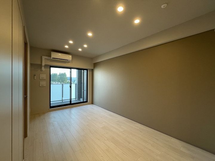 シーズンフラッツ青葉通一番町の居間