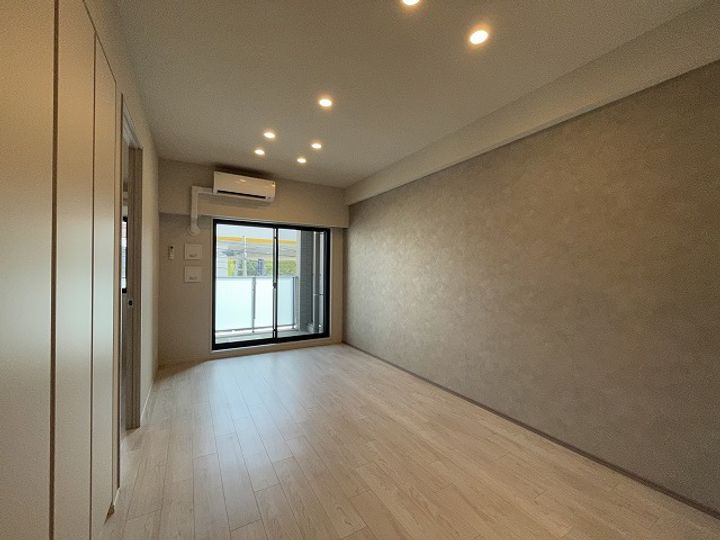 シーズンフラッツ青葉通一番町の居間