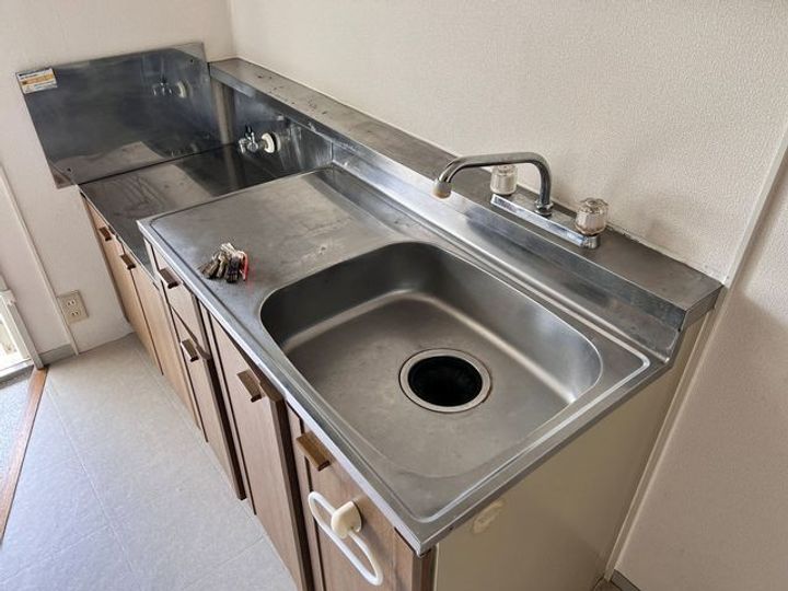 宮城県仙台市泉区東黒松の賃貸アパートの内装