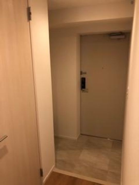 ロージェ泉中央の玄関