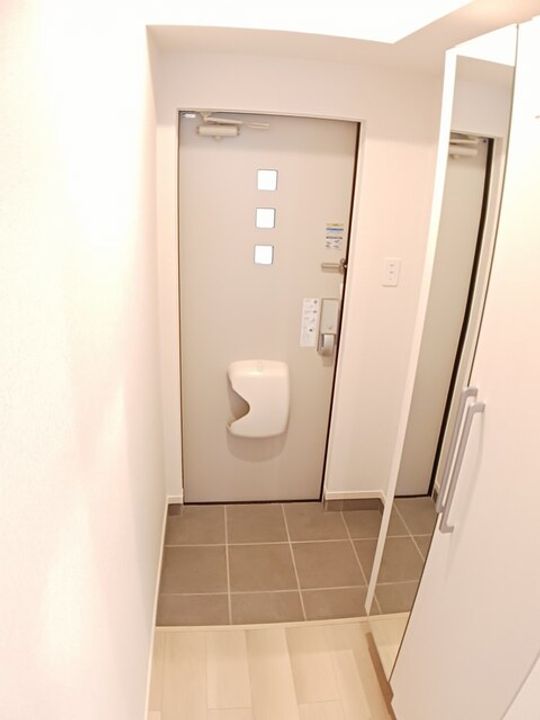 フランブリーズの玄関