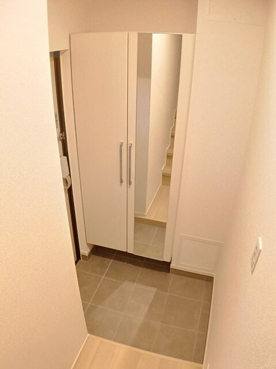 フランブリーズの玄関