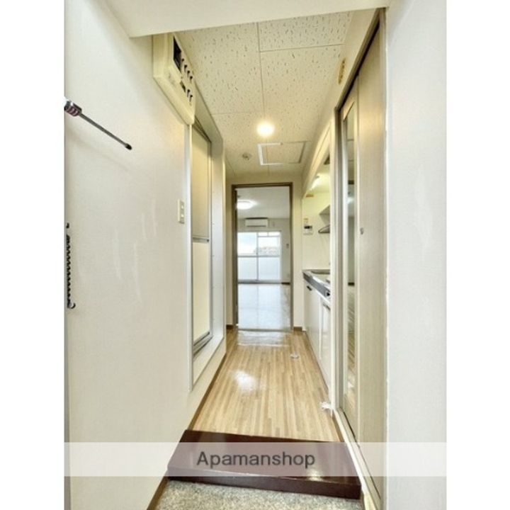 サン・アムール11508の玄関