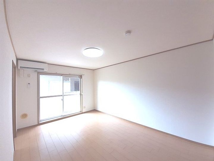 マイルストーン石名坂の居間