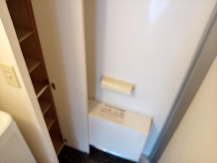 レオパレスエイムフル仙台206の玄関