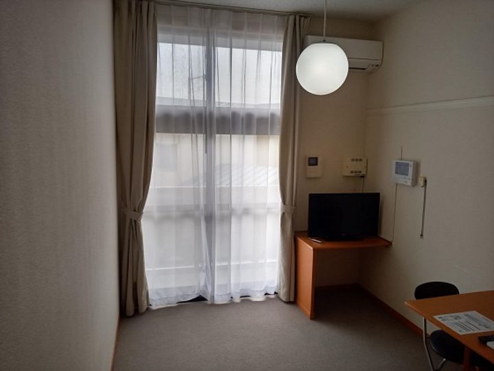 レオパレスエイムフル仙台206の居間