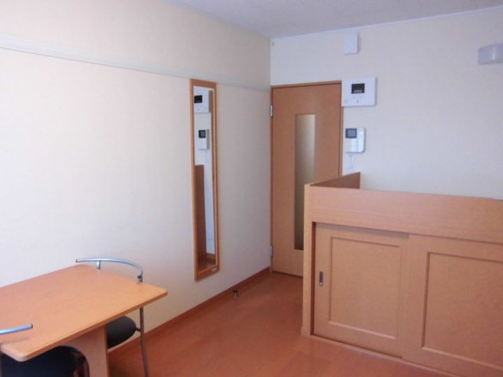 レオパレス沢田南102の居間