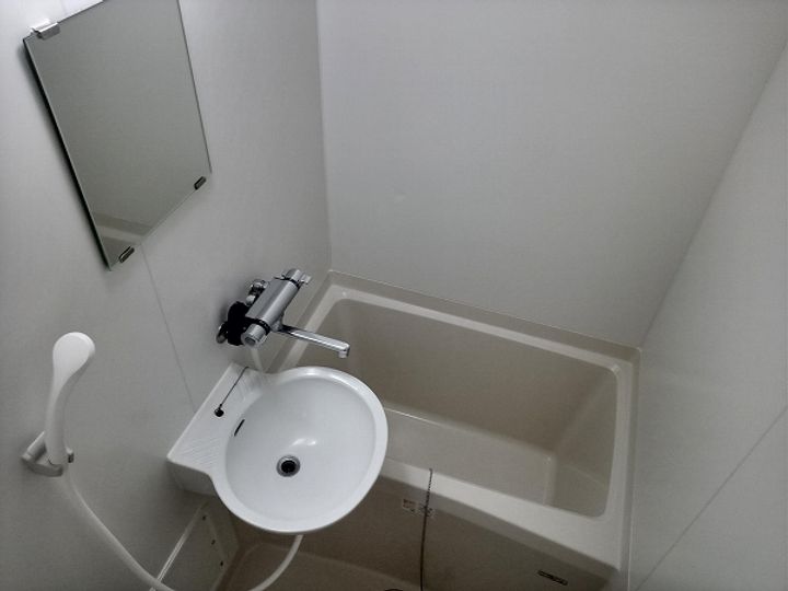 レオパレスしおり106の風呂