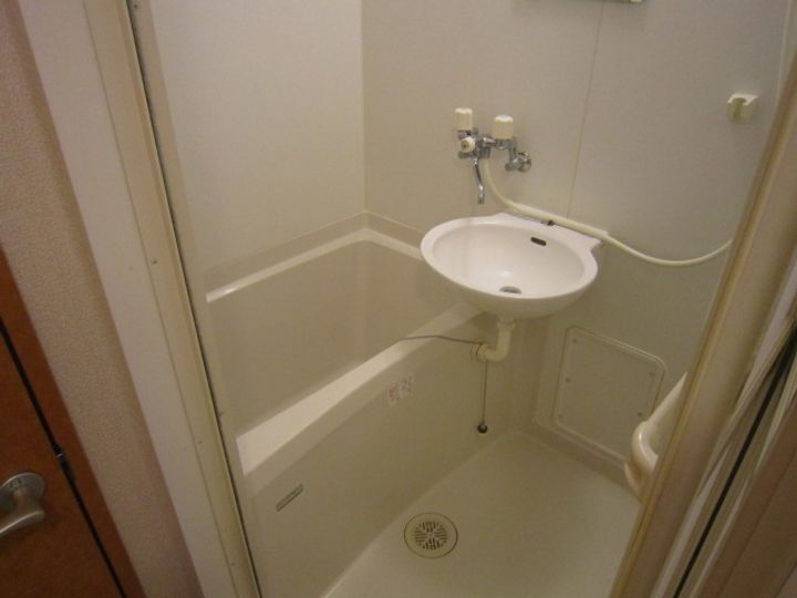 レオパレス仙港A108の風呂