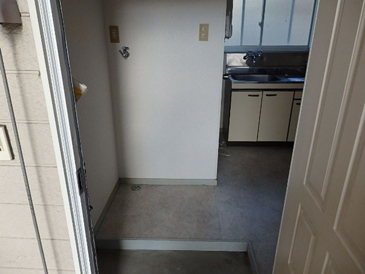 八木山ハイツ(西側)の玄関