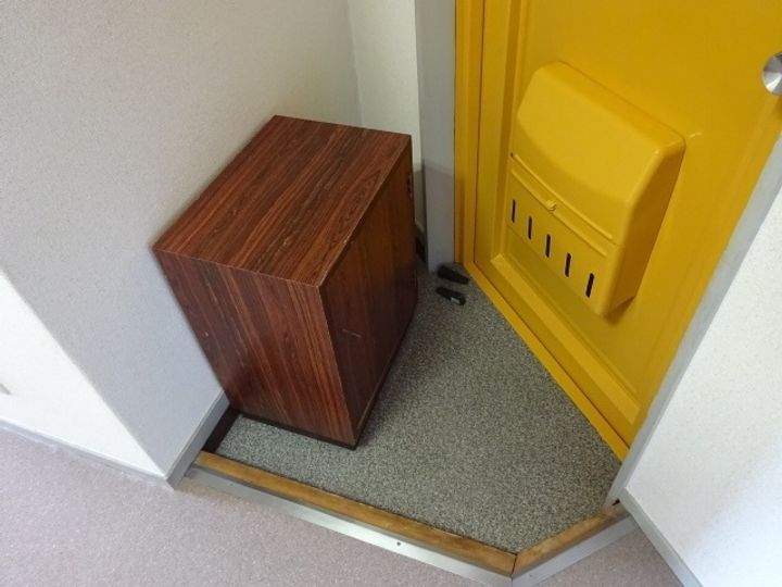 六丁の目マンションの玄関