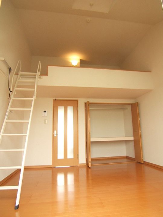 ガルテン山王伍番館の居間