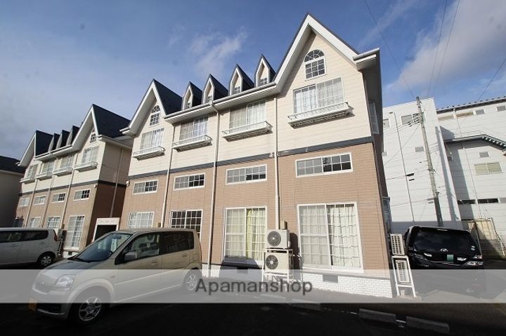 ホワイトキャッスル六丁の目ビレジB棟の外観