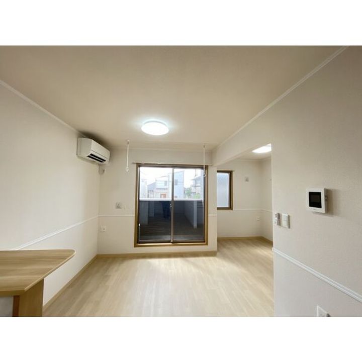 FORET LUMIERE(フォレルミエール)の居間