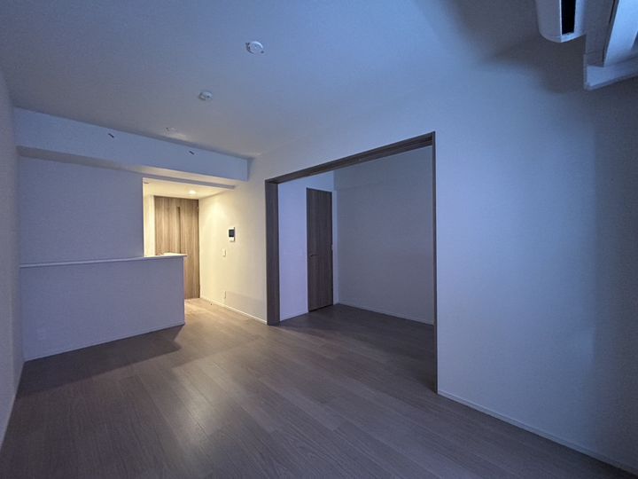 レジディア仙台北四番丁プレイス0408の居間