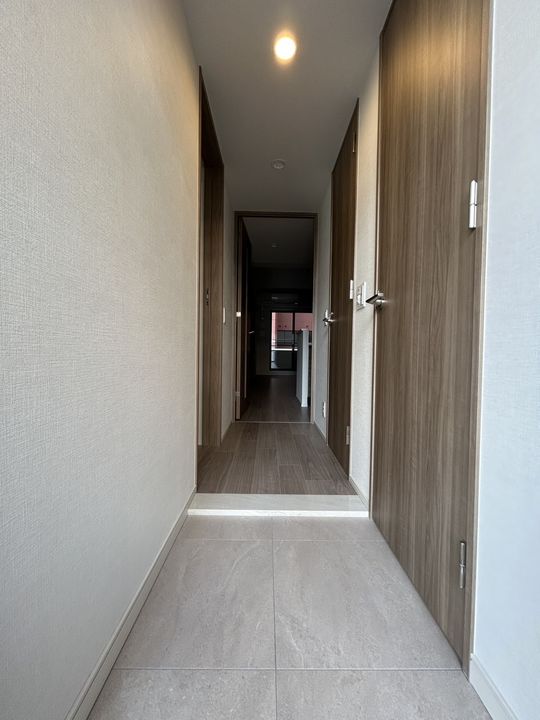 レジディア仙台北四番丁プレイス0408の玄関