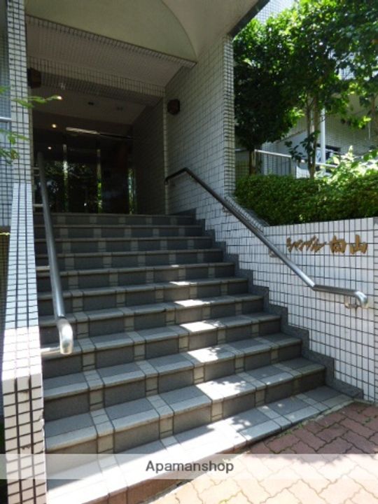 シャンブル向山207の外観