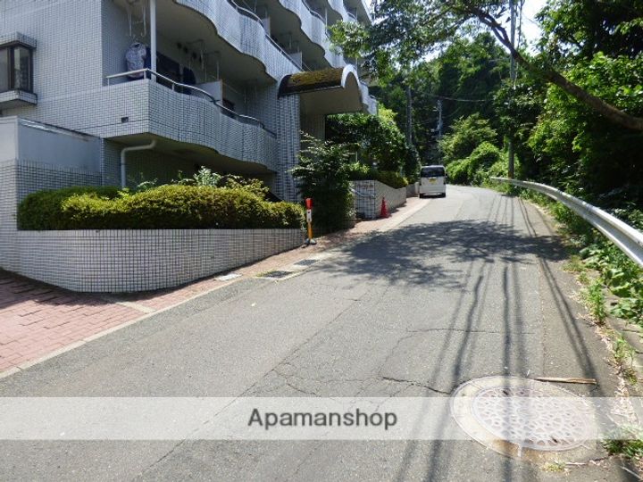 シャンブル向山207の周辺