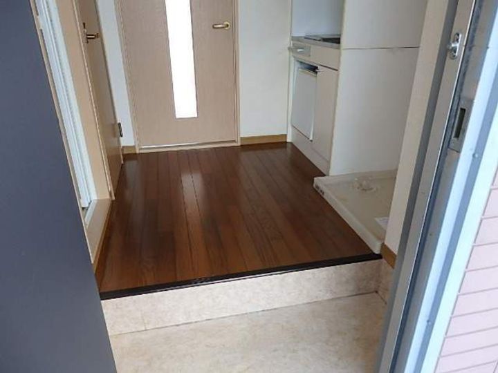 宮城県多賀城市八幡字庚田の賃貸アパートの玄関