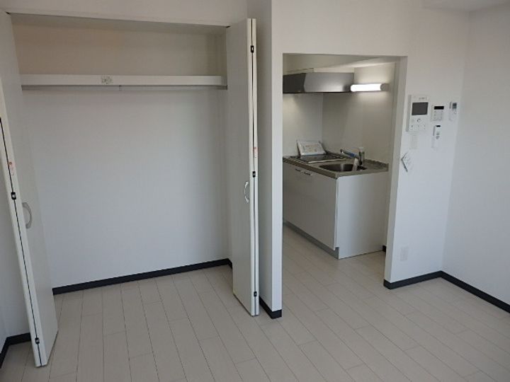 宮城県仙台市宮城野区元寺小路の賃貸マンションの内装