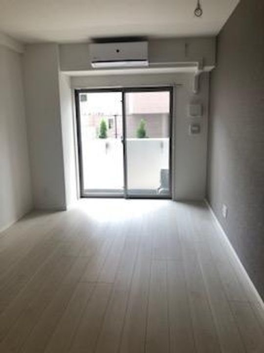 ロージェ泉中央の居間