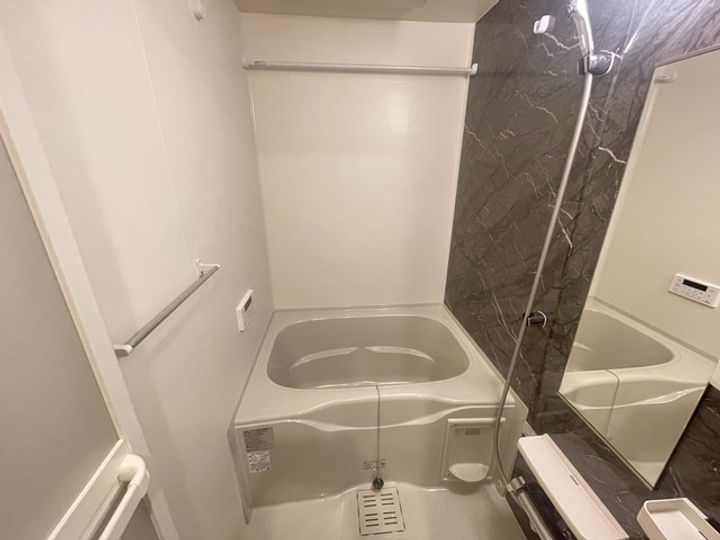 ラフレシール鶴ケ谷東の風呂