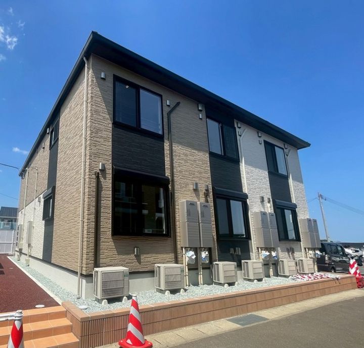 ラフレシール鶴ケ谷東の外観