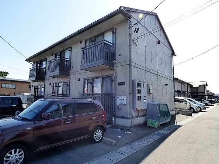 メゾンフローラル駅東103の外観