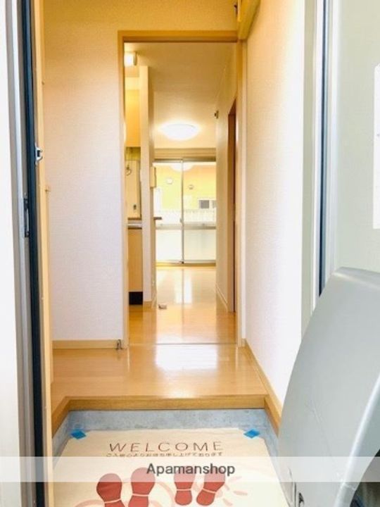 秋田県秋田市旭南2丁目の賃貸アパートの玄関