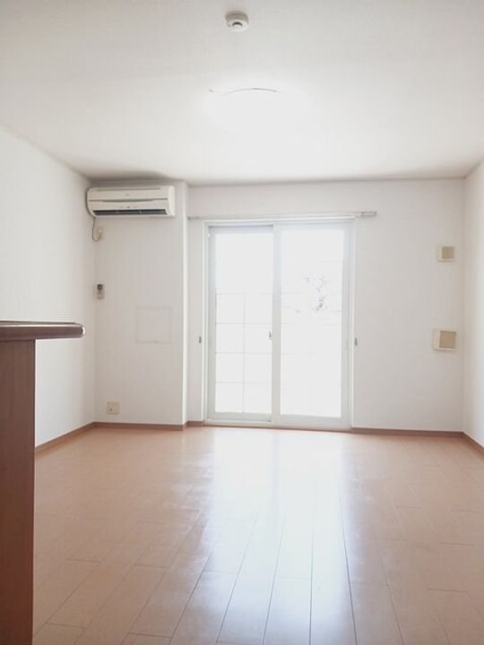 サンヴァリエ福の居間