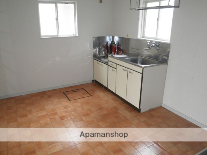 秋田県秋田市泉南3丁目の賃貸アパート102のキッチン