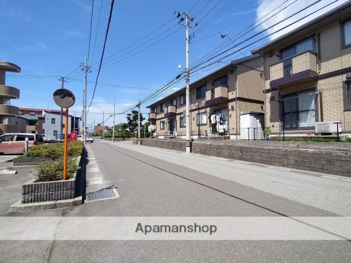 秋田県秋田市山王沼田町の賃貸マンション203の周辺