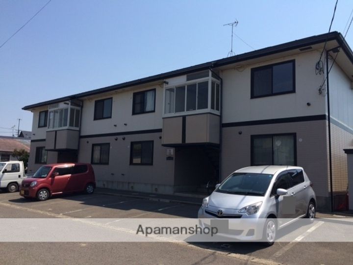 秋田県由利本荘市石脇字赤兀の賃貸アパートの外観