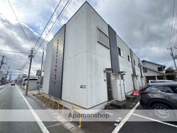 秋田県秋田市牛島東1丁目の賃貸アパートRの外観