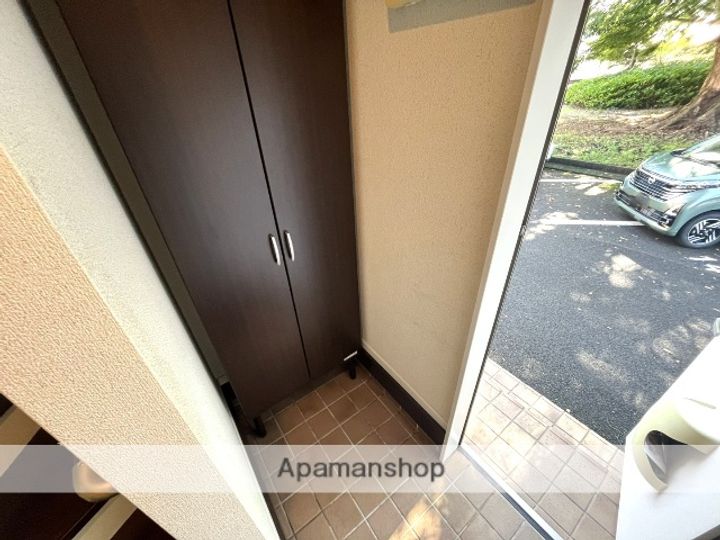 秋田県横手市十文字町仁井田字屋布西の賃貸アパートFの玄関
