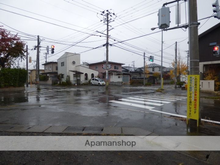 秋田県秋田市東通5丁目の賃貸アパートの周辺