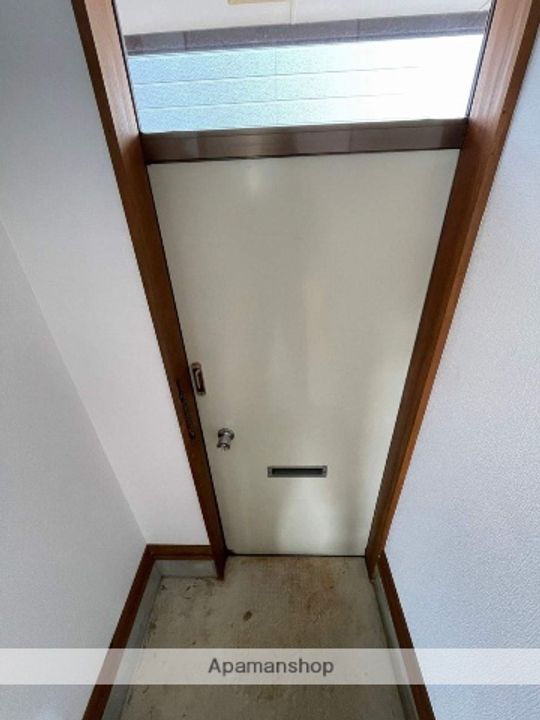 湯栄コーポの玄関