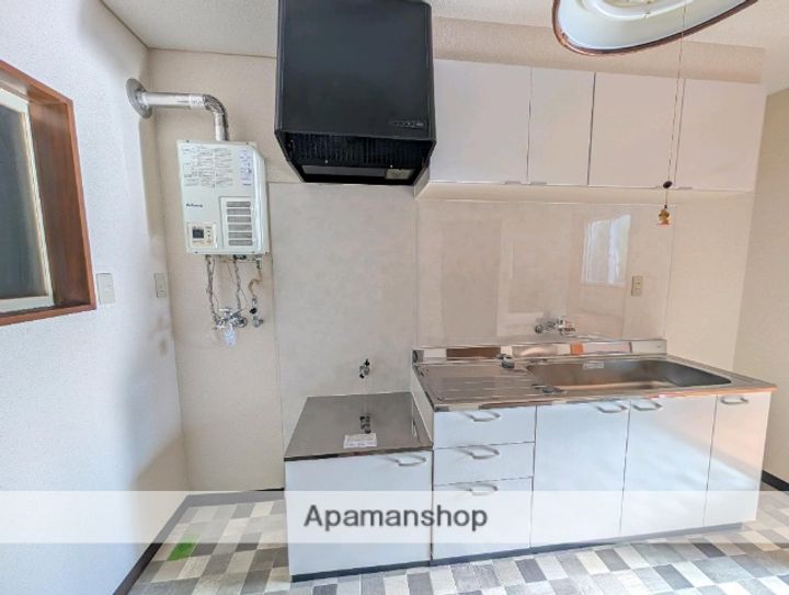 秋田県秋田市広面字二ツ屋の賃貸アパート112のキッチン